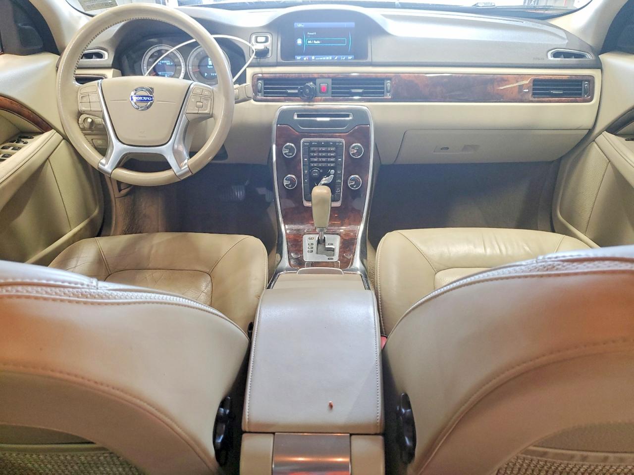 2012 VOLVO XC70