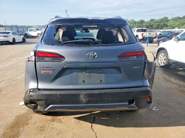 2022 TOYOTA COROLLA CROSS XLE