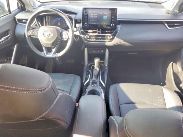 2022 TOYOTA COROLLA CROSS XLE