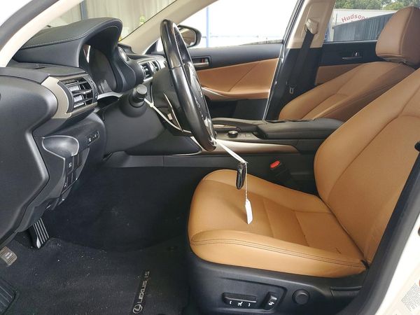 2017 LEXUS IS