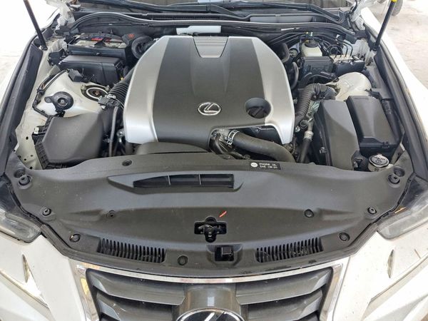 2017 LEXUS IS