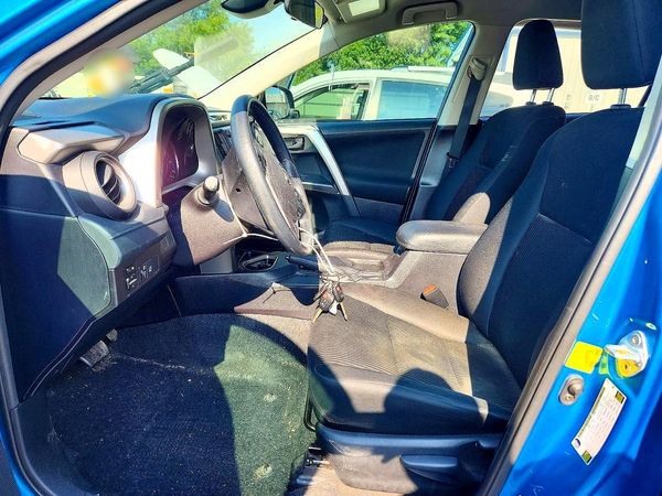 2017 TOYOTA RAV4 LE