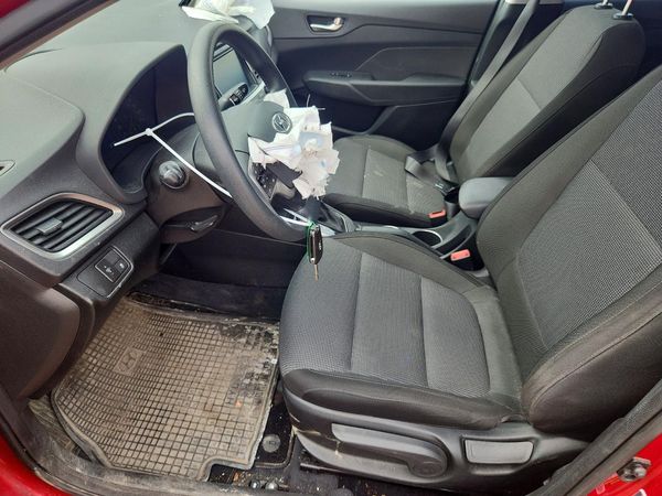2019 HYUNDAI ACCENT SE and SEL