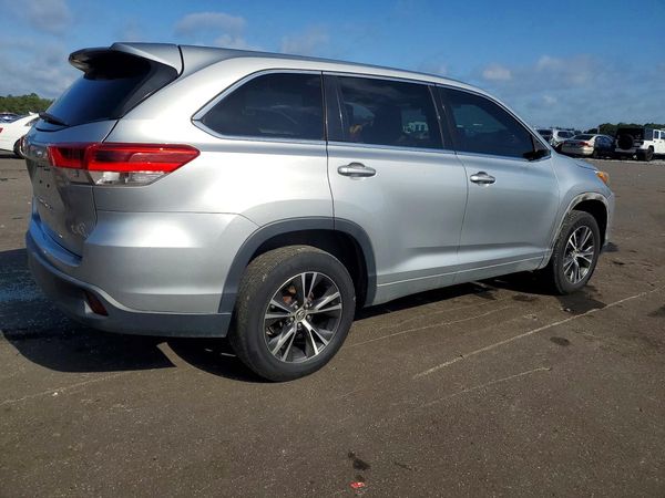 2018 TOYOTA HIGHLANDER LE/LE Plus