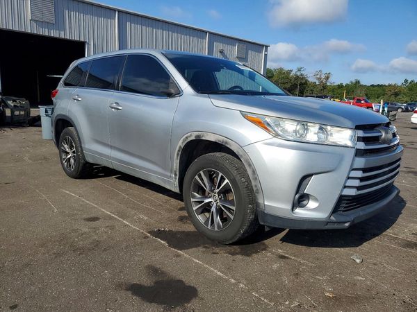 2018 TOYOTA HIGHLANDER LE/LE Plus