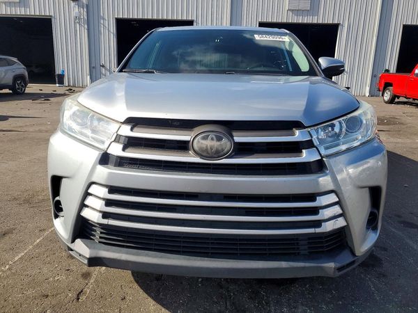 2018 TOYOTA HIGHLANDER LE/LE Plus