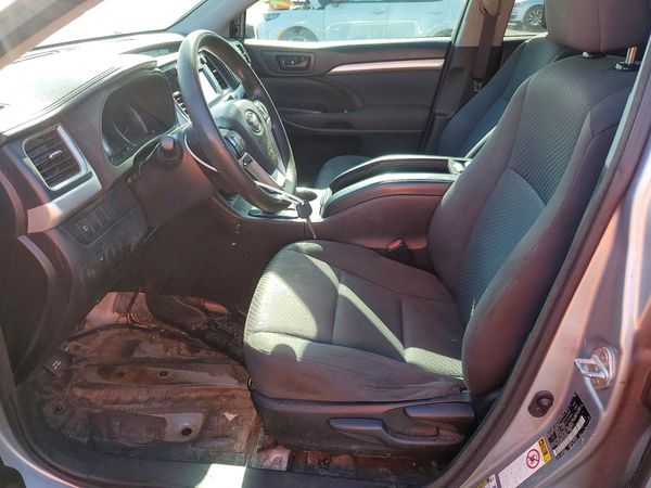 2018 TOYOTA HIGHLANDER LE/LE Plus