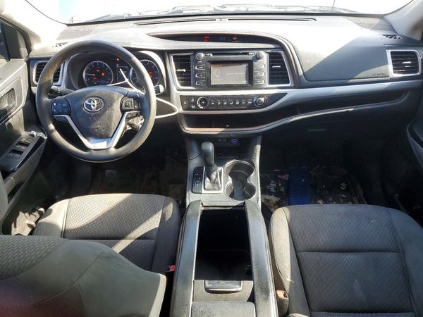 2018 TOYOTA HIGHLANDER LE/LE Plus