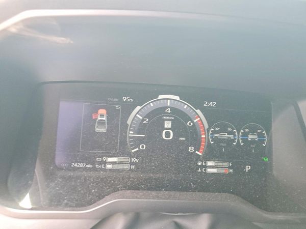 2022 TOYOTA TUNDRA Platinum
