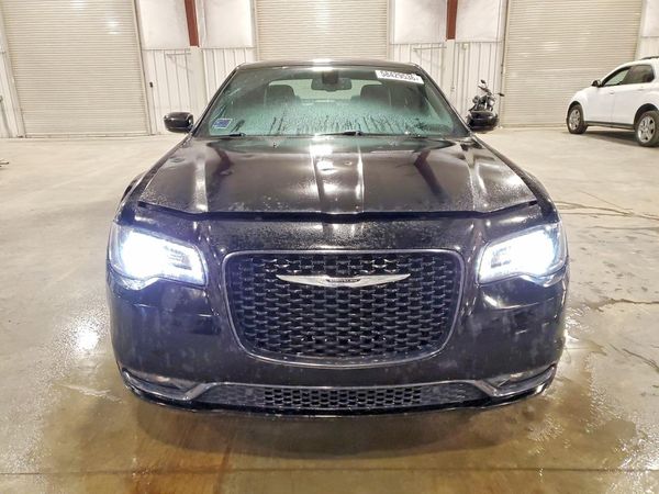 2018 CHRYSLER 300