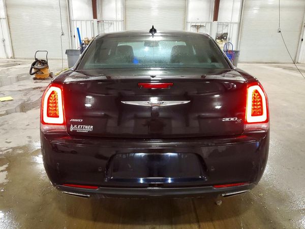 2018 CHRYSLER 300