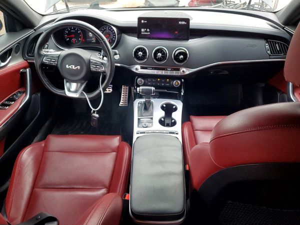 2022 KIA STINGER GT1