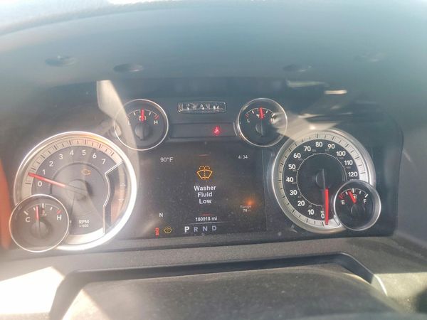 2015 RAM 1500 SLT QUAD CAB 4X4