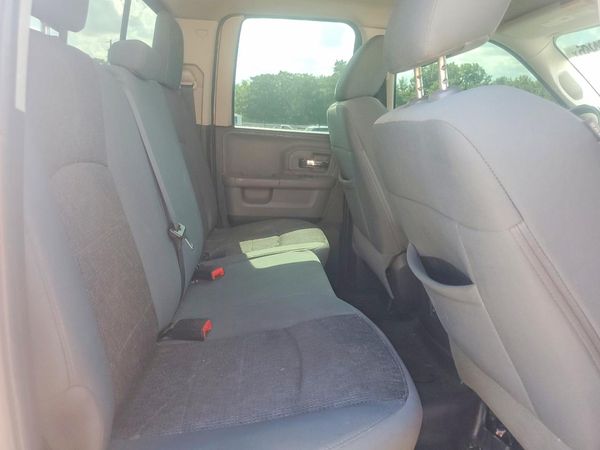 2015 RAM 1500 SLT QUAD CAB 4X4
