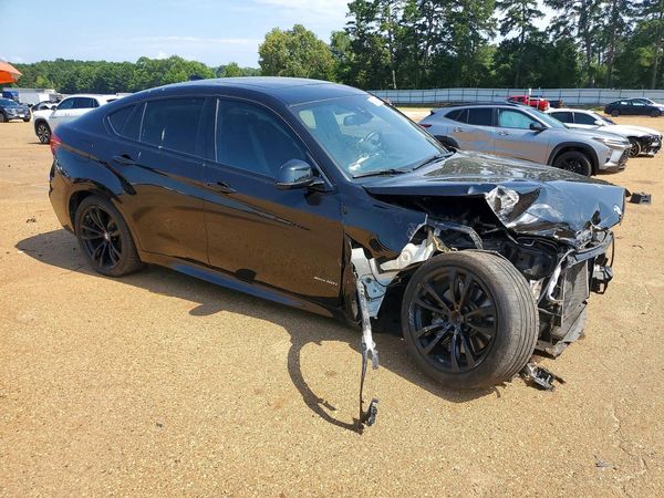 2018 BMW X6 xDrive50i — Passenger 3/4