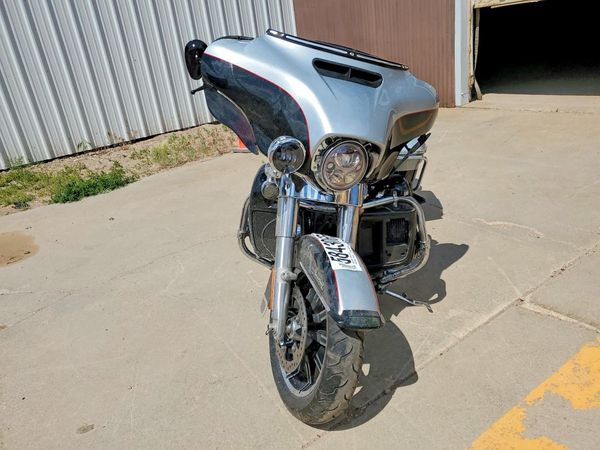 2015 HARLEY-DAVIDSON FL