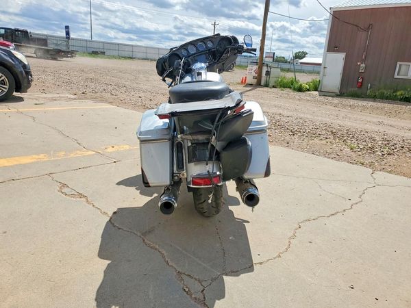 2015 HARLEY-DAVIDSON FL