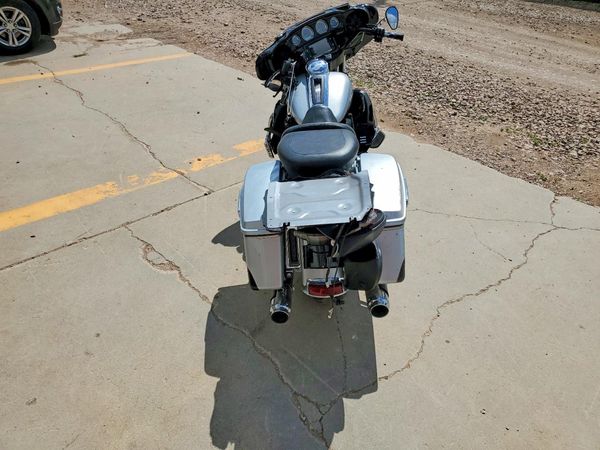 2015 HARLEY-DAVIDSON FL