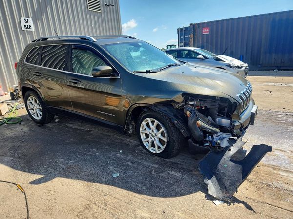 2015 JEEP CHEROKEE LATITUDE 4X4