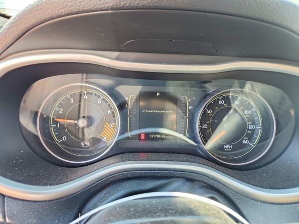 2015 JEEP CHEROKEE LATITUDE 4X4