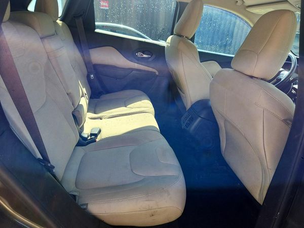 2015 JEEP CHEROKEE LATITUDE 4X4