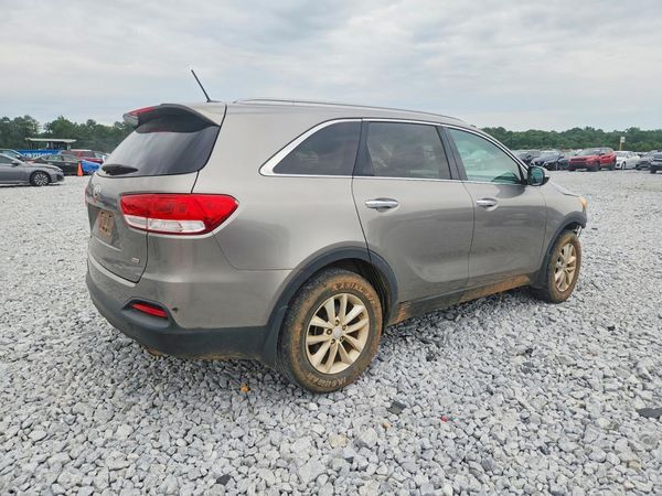 2017 KIA SORENTO L, LX