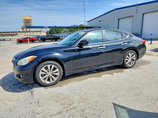 2013 INFINITI M37 — Front 3/4