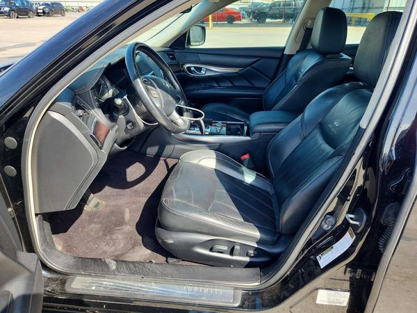 2013 INFINITI M37 — DENT