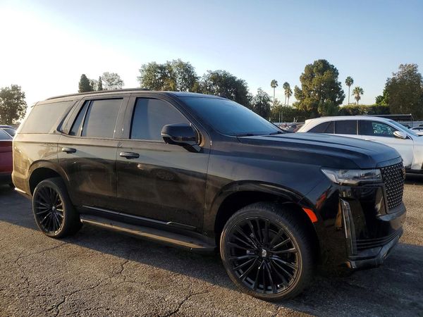 2023 CADILLAC ESCALADE Premium Luxury — Passenger 3/4