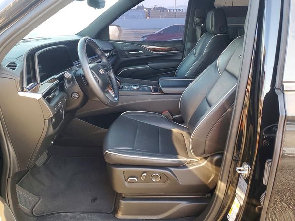 2023 CADILLAC ESCALADE Premium Luxury — DENT