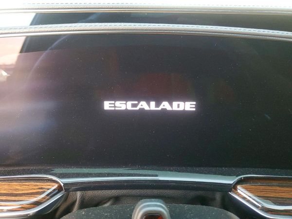 2023 CADILLAC ESCALADE Premium Luxury — ODOM
