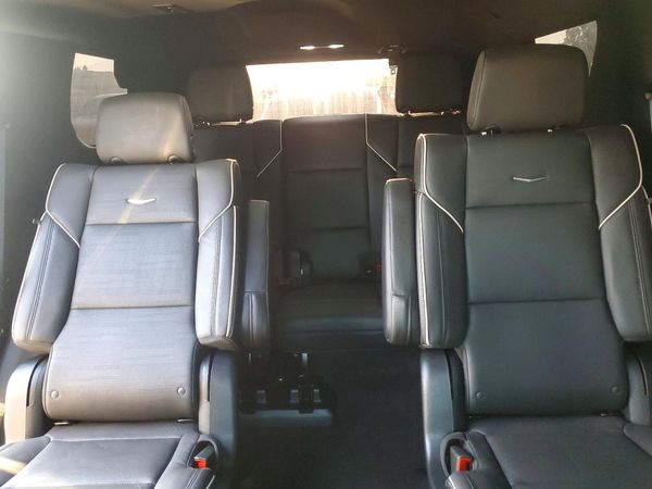 2023 CADILLAC ESCALADE Premium Luxury — SUVN