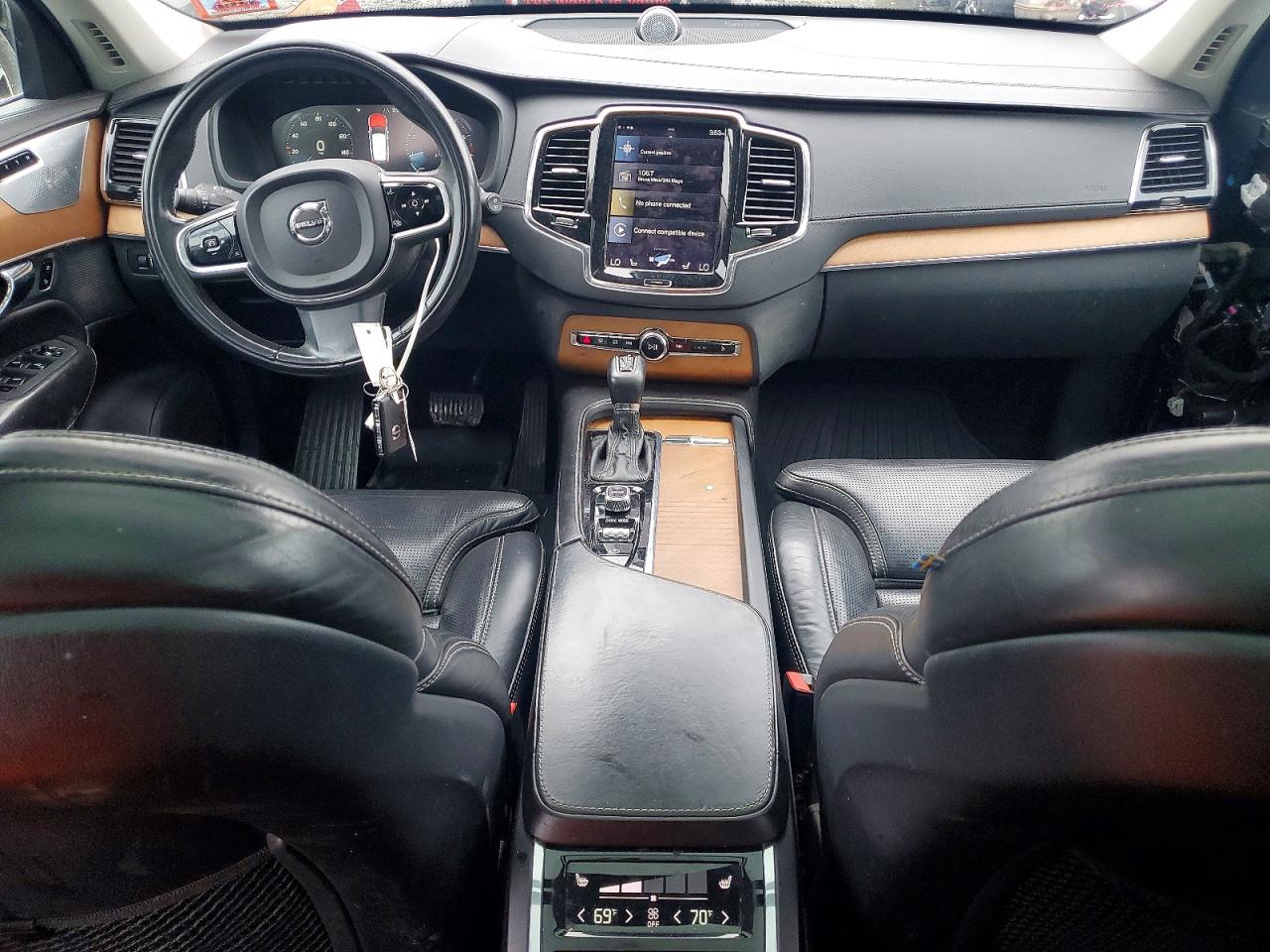 2016 VOLVO XC90