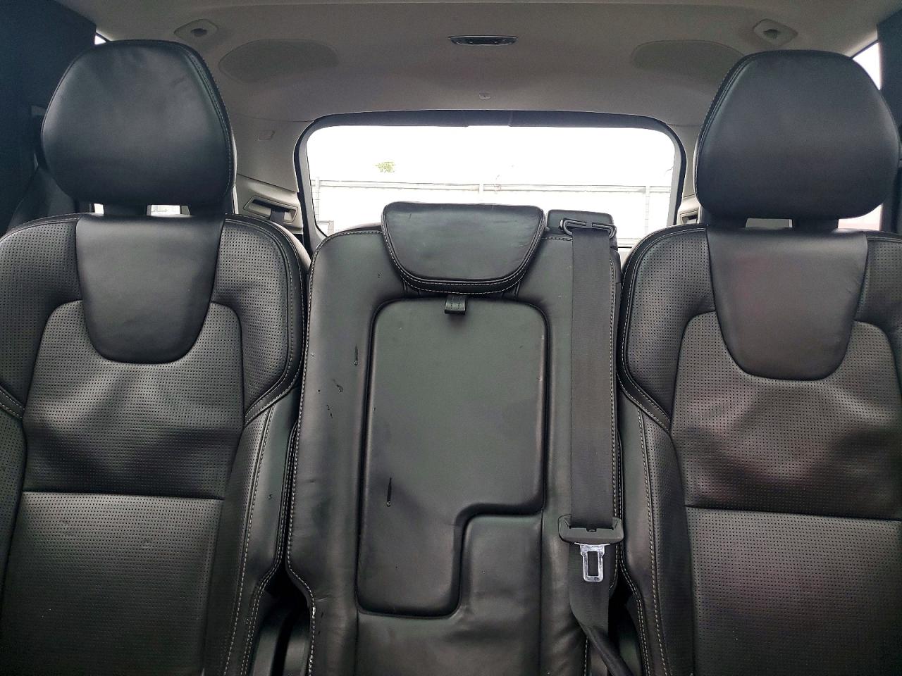 2016 VOLVO XC90