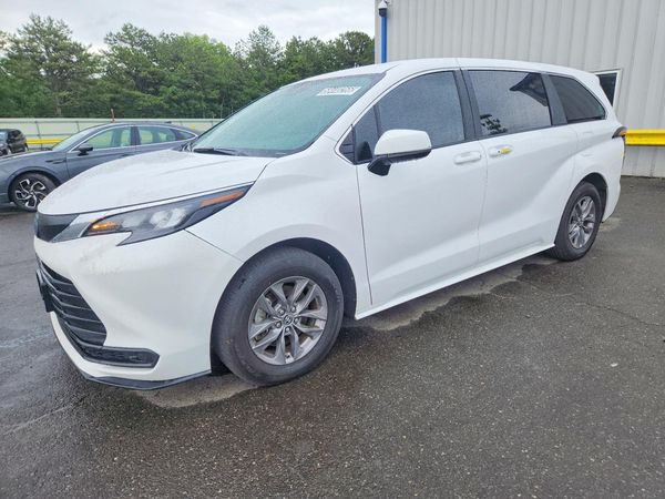 2025 TOYOTA SIENNA