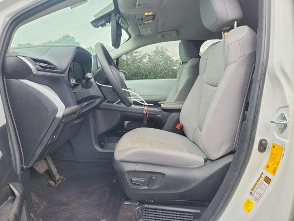 2025 TOYOTA SIENNA LE