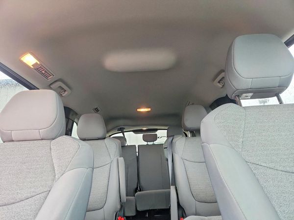 2025 TOYOTA SIENNA LE