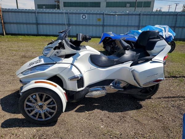 2014 CAN-AM SPYDER ROADSTER