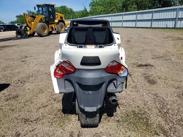2014 CAN-AM SPYDER ROADSTER