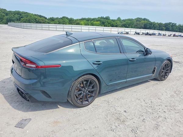 2023 KIA STINGER