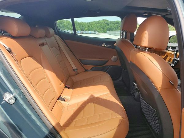 2023 KIA STINGER