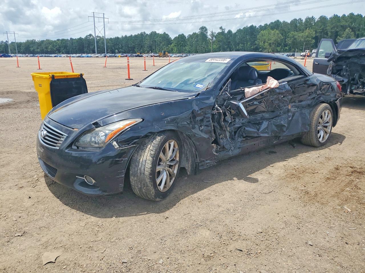 2015 INFINITI Q60 CONVERTIBLE