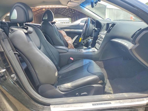 2015 INFINITI Q60 CONVERTIBLE