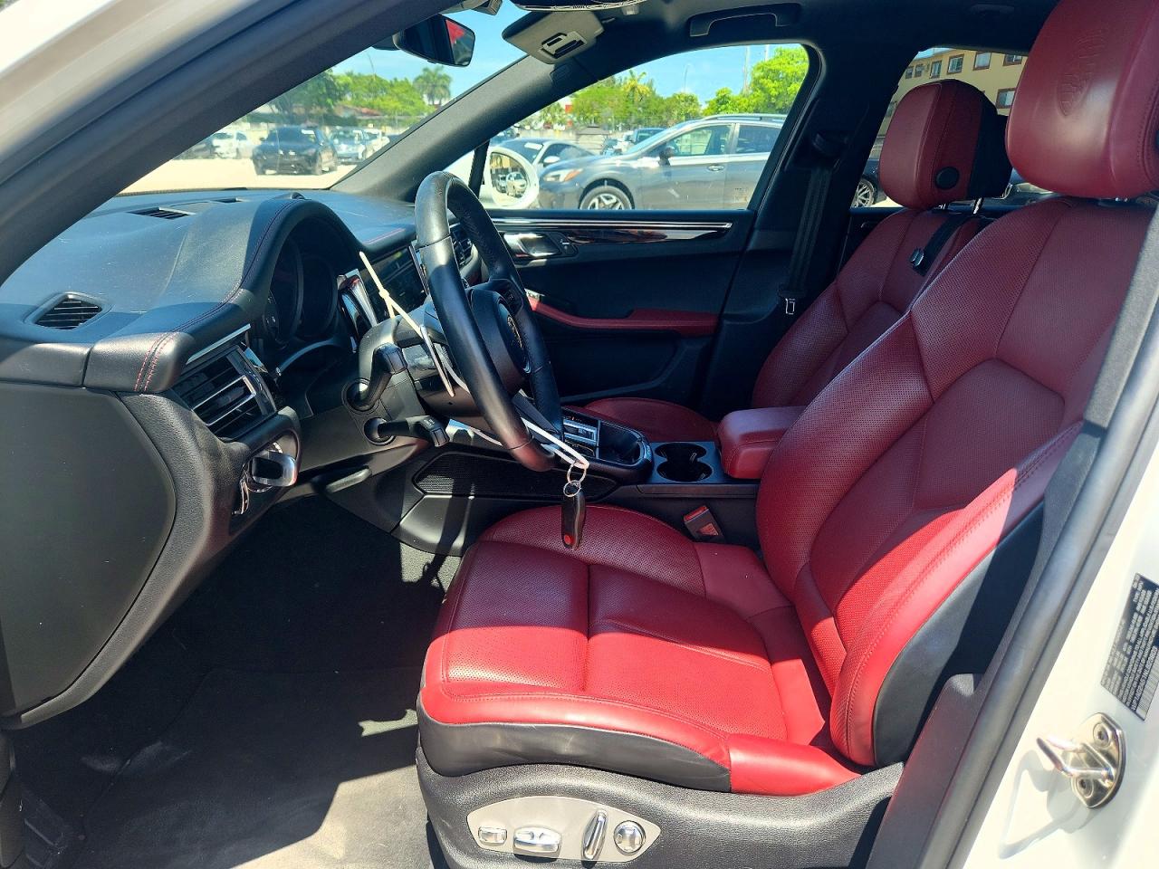2022 PORSCHE MACAN S