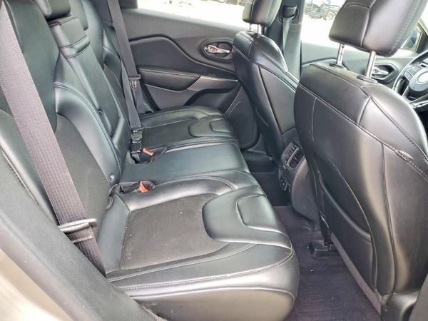 2019 JEEP CHEROKEE LATITUDE PLUS 4X4