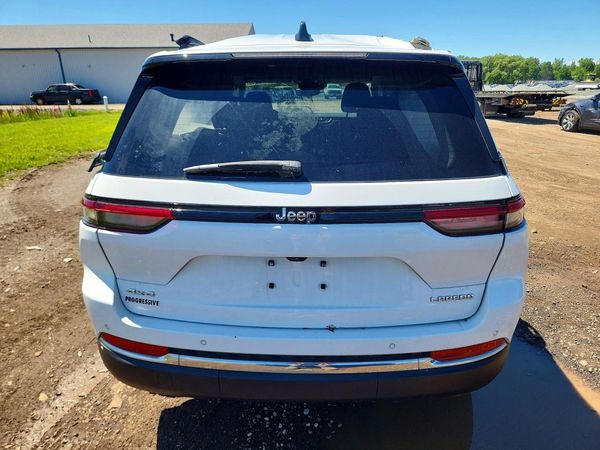 2024 JEEP GRAND CHEROKEE LAREDO 4X4