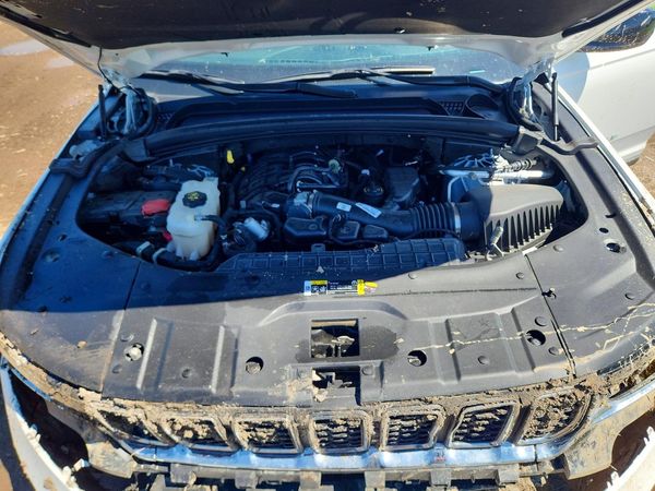 2024 JEEP GRAND CHEROKEE LAREDO 4X4