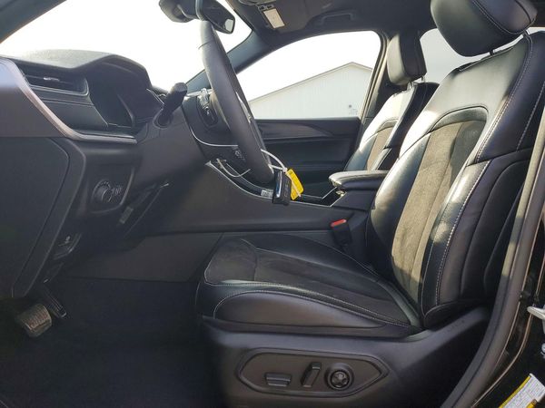 2023 JEEP GRAND CHEROKEE L LAREDO 4X4