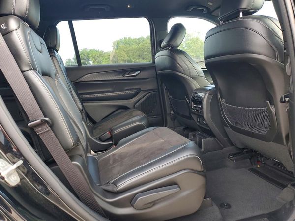 2023 JEEP GRAND CHEROKEE L LAREDO 4X4