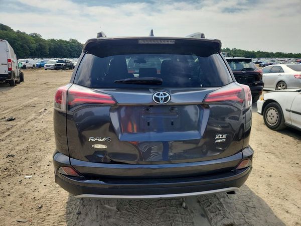 2018 TOYOTA RAV4 Adventure/XLE